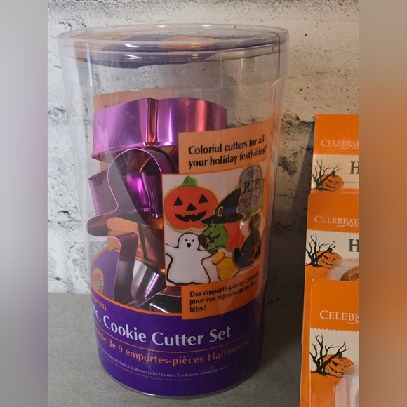 Halloween Décor Bundle Ornaments Signs Cookie Cutters Witch Wall Art Spooky Set - Picture 14 of 15